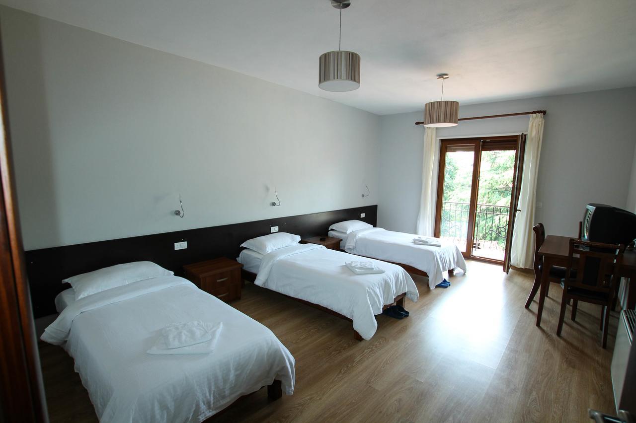 Hotel Eposi Shkoder Exterior photo