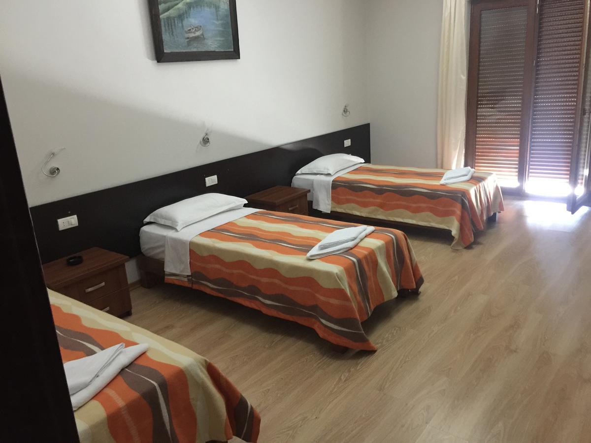Hotel Eposi Shkoder Exterior photo